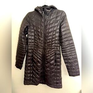 The north face women’s black puffer thermoball hooded parka coat XS winter fall